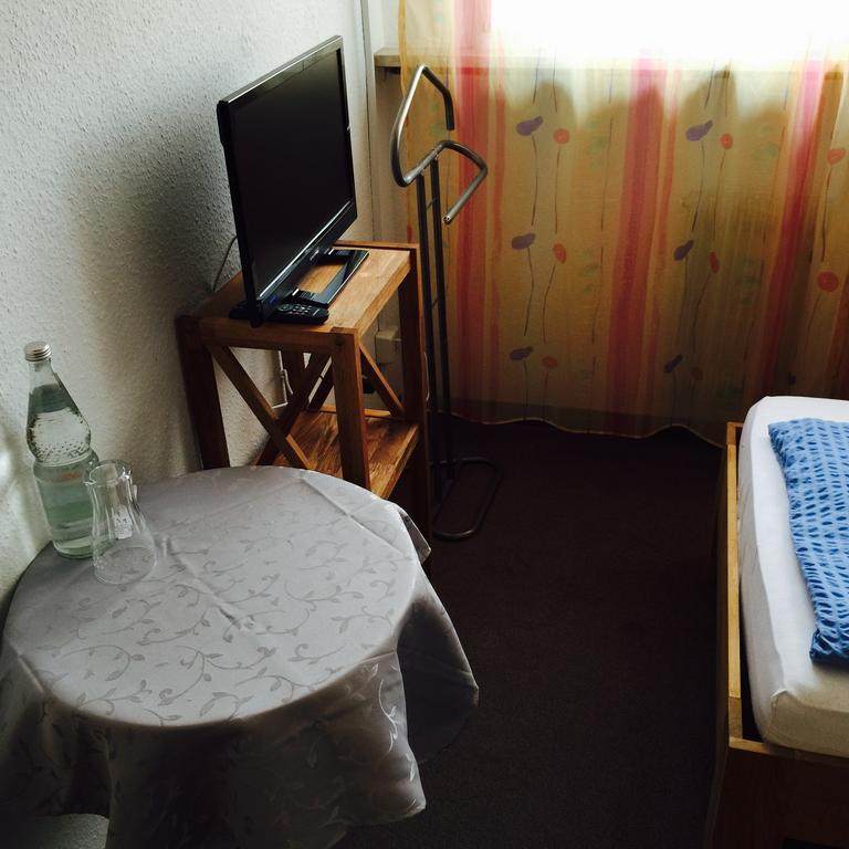 Hotel-Zahringerstube Neuenburg am Rhein Room photo