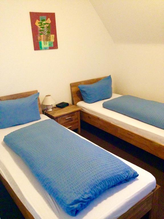 Hotel-Zahringerstube Neuenburg am Rhein Room photo