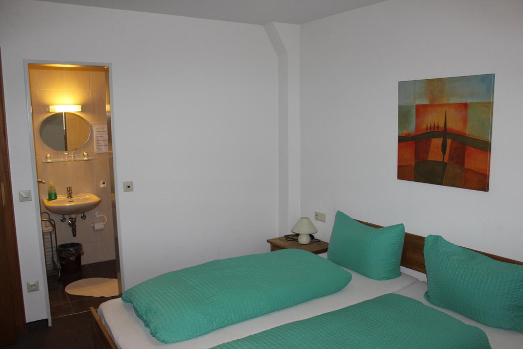 Hotel-Zahringerstube Neuenburg am Rhein Room photo